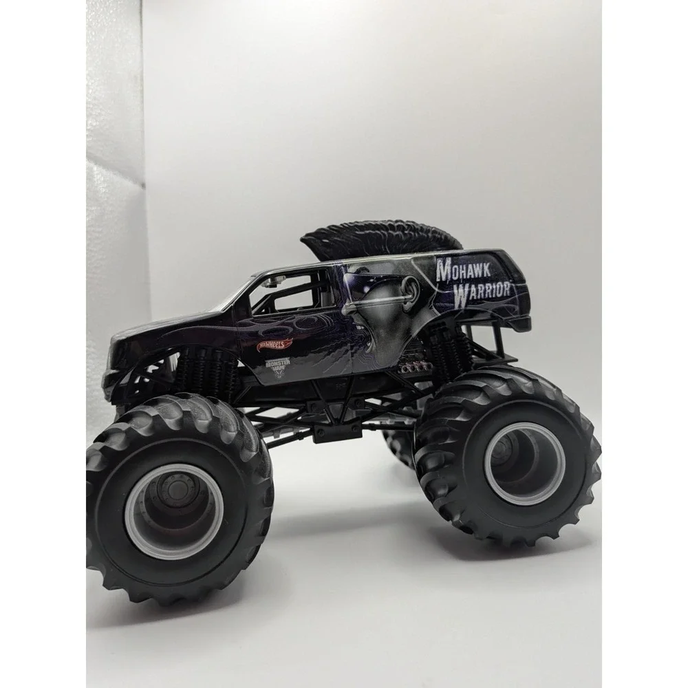 Monster Jam Mohawk Warrior Diecast Monster Truck Large 1:24 Purple Black Metal